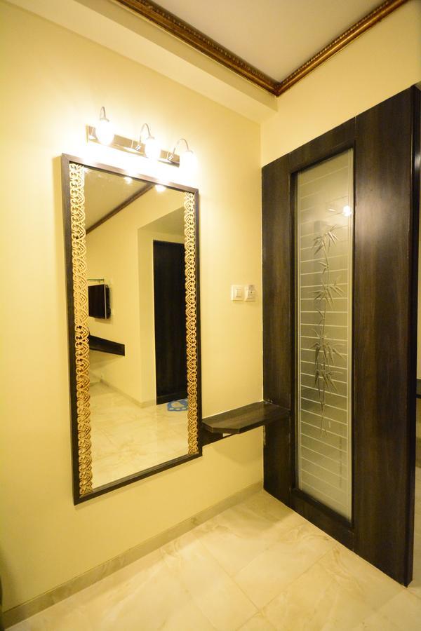 Hotel 24 Seven Nashik Buitenkant foto